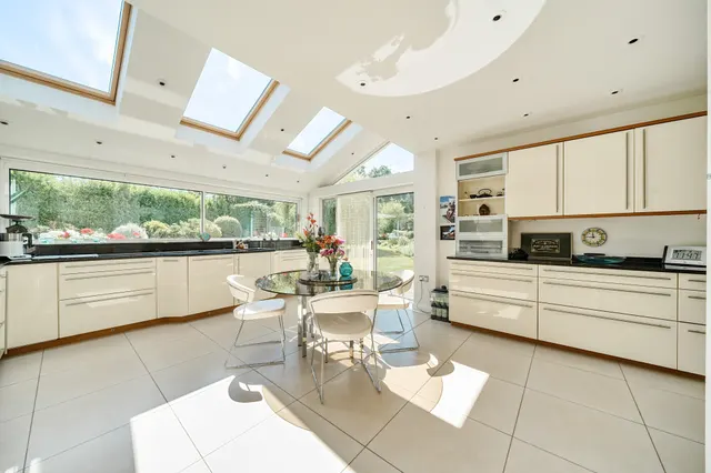 Photo 2 — Little Hollis, Great Missenden, HP16