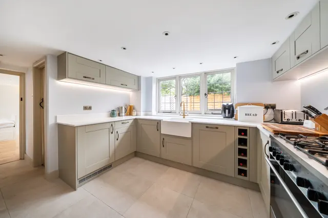 Photo 2 — Randa Cottages Mill Corner, North Warnborough, Hook, RG29 1HE