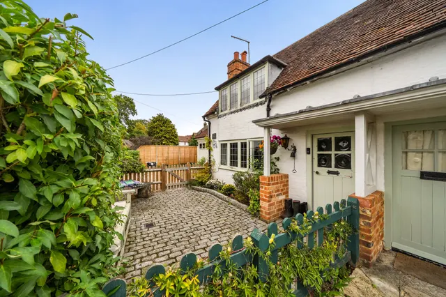 3 bedroom house — Randa Cottages Mill Corner, North Warnborough, Hook, RG29 1HE