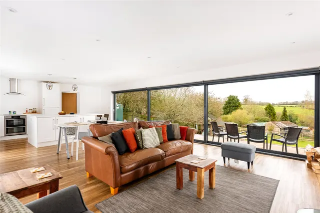 Bridge Road, Stoke Bruerne, NN12, photo 2