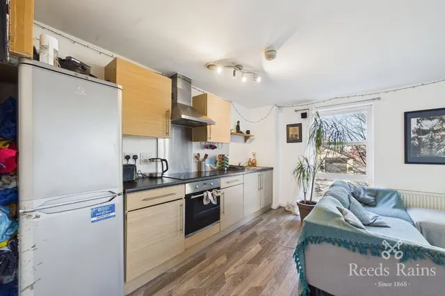 Lower Hall Street, WA10, photo 3