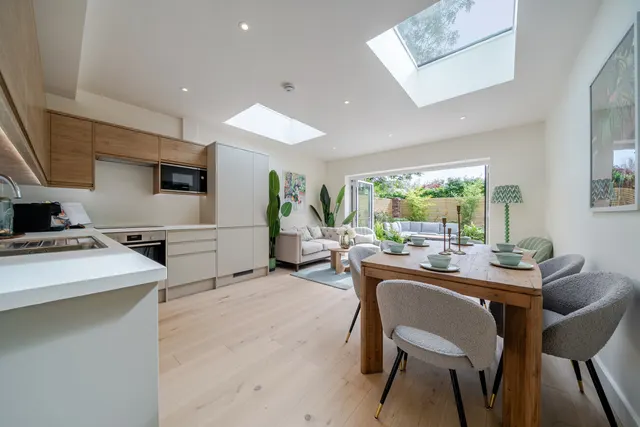 Kingston Road, London, SW20, photo 1
