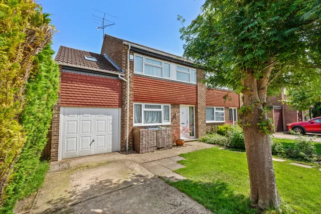 Millstream, Weston Turville, HP22, photo 1