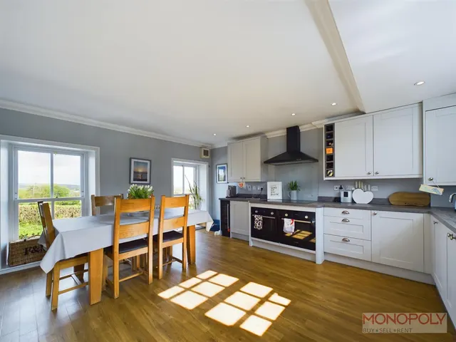 Mount Alyn Cottage Croeshowell Hill, Rossett, LL12, photo 3