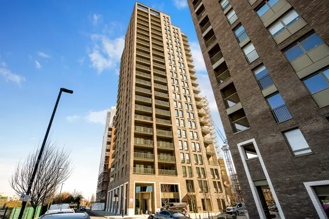 Heartwood Boulevard, W3, photo 1