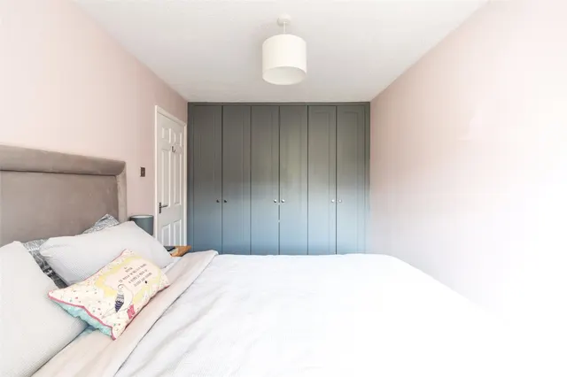 Photo 3 — Colt Close, Colehill, Wimborne, Dorset, BH21