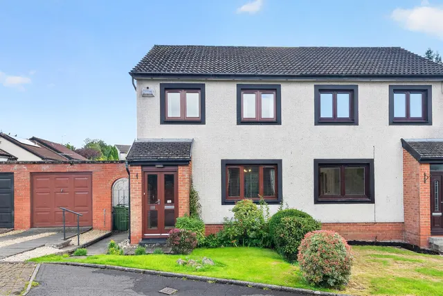 Dundonald Crescent, Newton Mearns, Lanarkshire, G77, photo 1