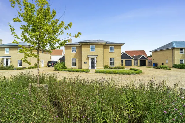 5 bedroom house — Roe Deer Drive, Capel St Mary, IP9 2LN