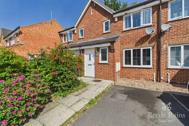 Cromwell Mount, Pontefract, West Yorkshire, WF8, photo 1