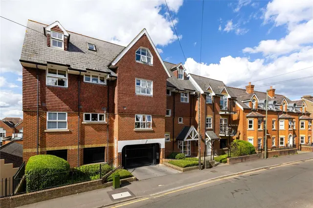 Sydenham Road, Guildford, Surrey, GU1 3ST, photo 1