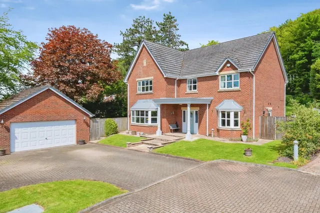 Photo 3 — The Brackens, Delph Lane, Daresbury, Warrington, WA4