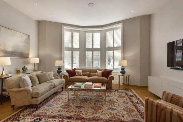 Photo 2 — Victoria Road, Kensington, London, W8 5RF