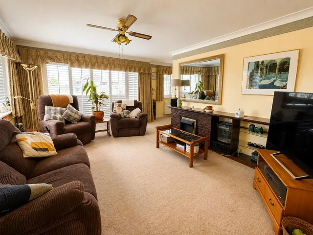 Lincoln Avenue, Peacehaven, photo 2