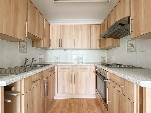 Fitzalan Road, Littlehampton, photo 3