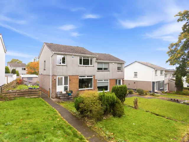 Wickham Avenue, Newton Mearns, photo 1
