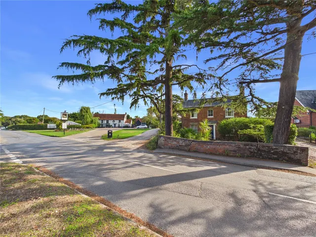 Colchester Road, West Bergholt, CO6, photo 2