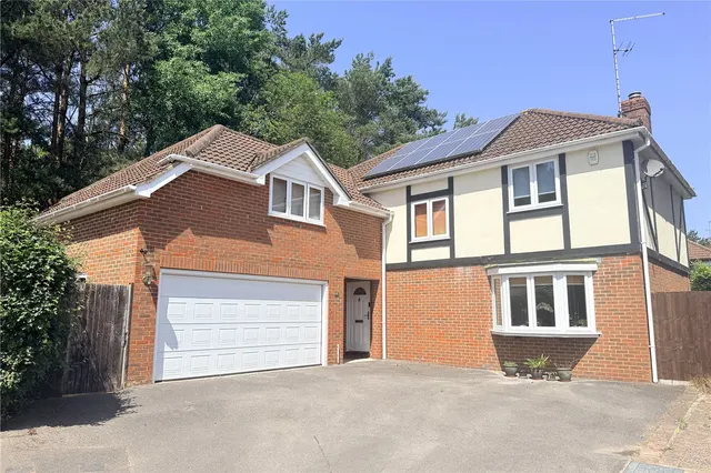 Faversham Road, Sandhurst, Berkshire, GU47 0YP, photo 1