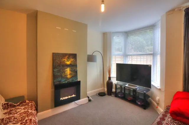 New Road, High Wycombe, HP12, photo 3