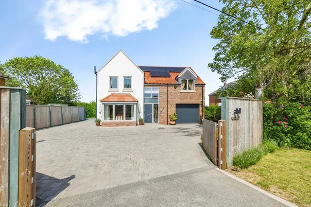Louth Road, Wragby, Lincolnshire, LN8, photo 1