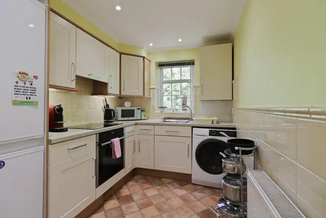 Photo 3 — Taptonville Road, Broomhill, Sheffield