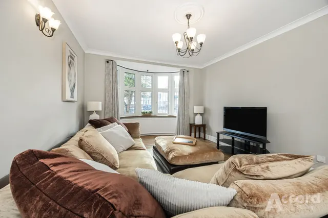 Photo 3 — Mawney Road, Romford, RM7