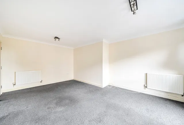 Photo 2 — Chatham House, Surrey, 10 Melbourne Road, SM6 8SB