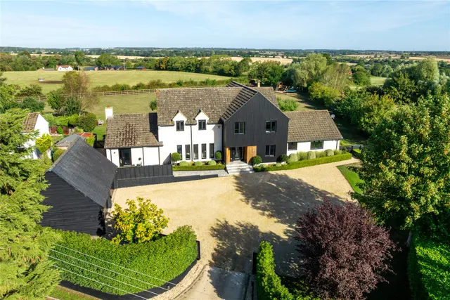 Leckhampstead Road, Akeley, MK18, photo 1