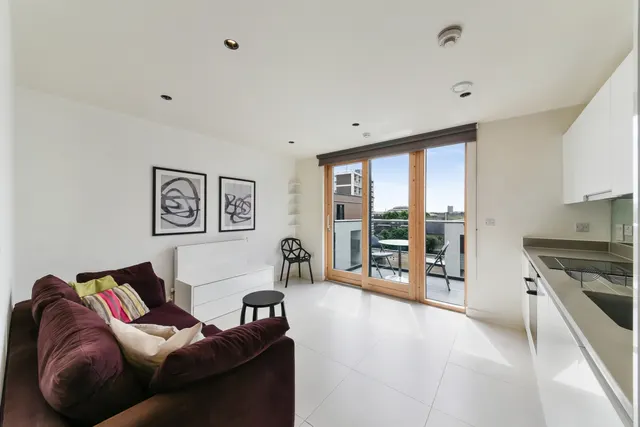 Cordage House, 15 Cobblestone Square, Wapping, London, E1W, photo 1