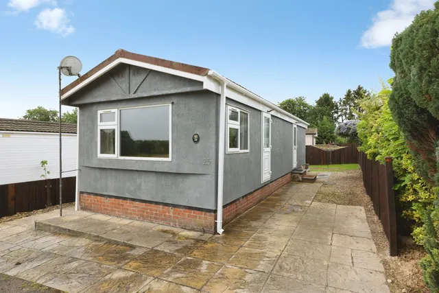 Wiremead Lane, East Cholderton, Andover, photo 1