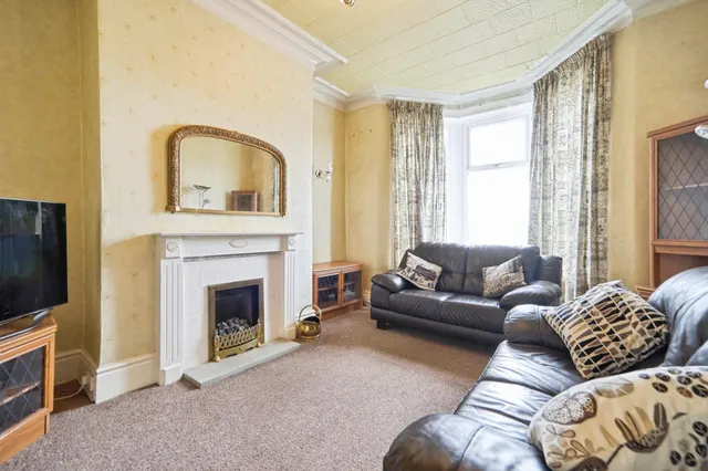 Norman Lane, Bradford, BD2, photo 2