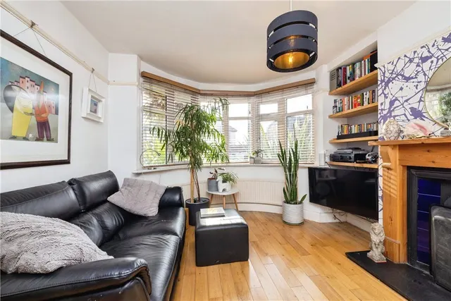 Photo 3 — Croft Road, LONDON, London, SW16