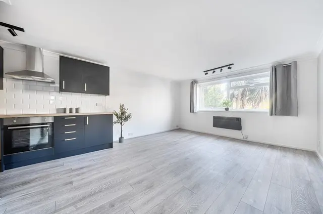Anson Drive, SO19, photo 2