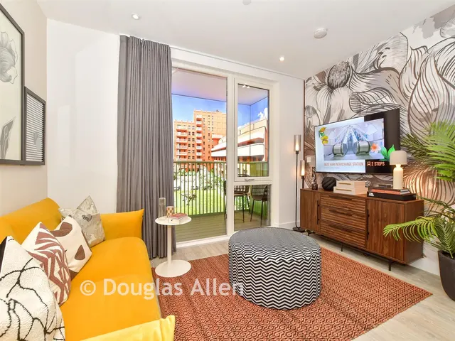 Kent Avenue, Dagenham, RM9, photo 2