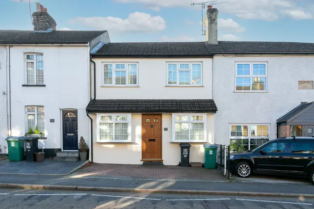 Watford, WD19, photo 1