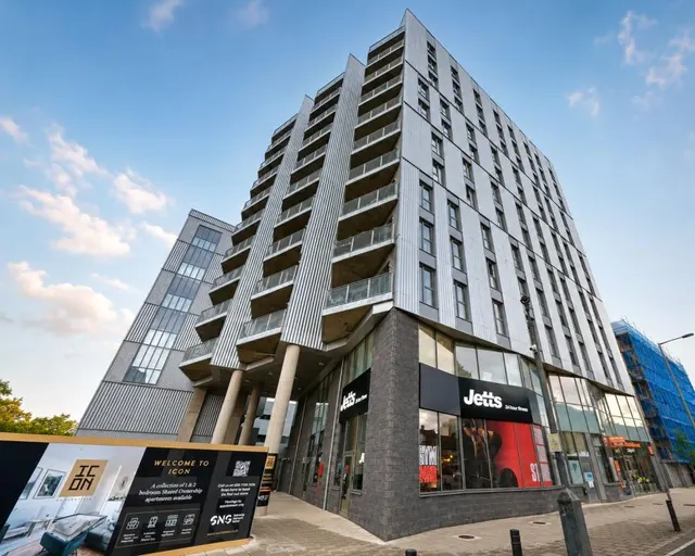 Burnt Oak Broadway, Edgware, HA8, photo 1