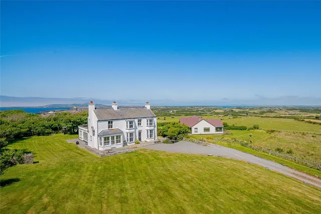 Rhoscolyn, Holyhead, Isle of Anglesey, LL65 2SQ, photo 1