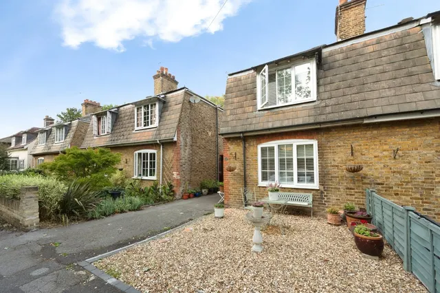 Mill Road, Esher, KT10, photo 1