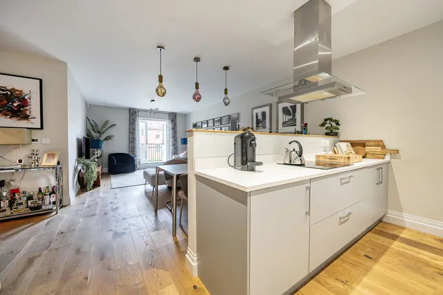 Kings Drive, Midhurst, GU29, photo 2