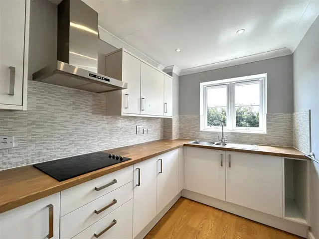 Malmesbury Road, Chippenham, SN15, photo 2