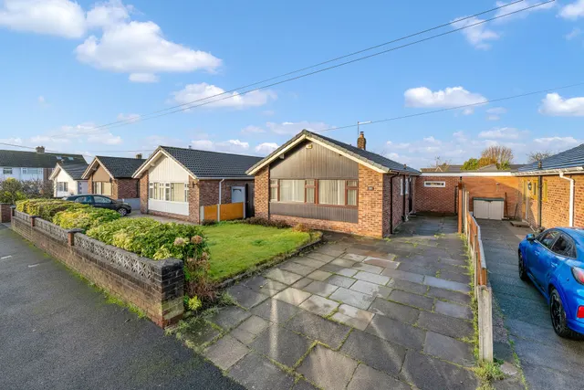 Tynwald Crescent, Widnes, Widnes, WA8 9AN, photo 1