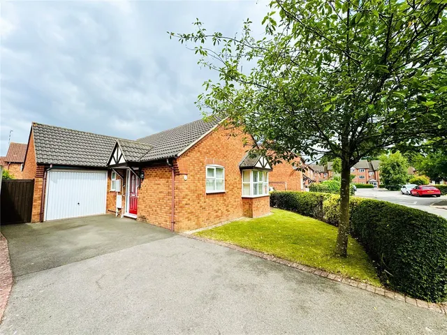 Montgomery Road, Whitnash, CV31, photo 1