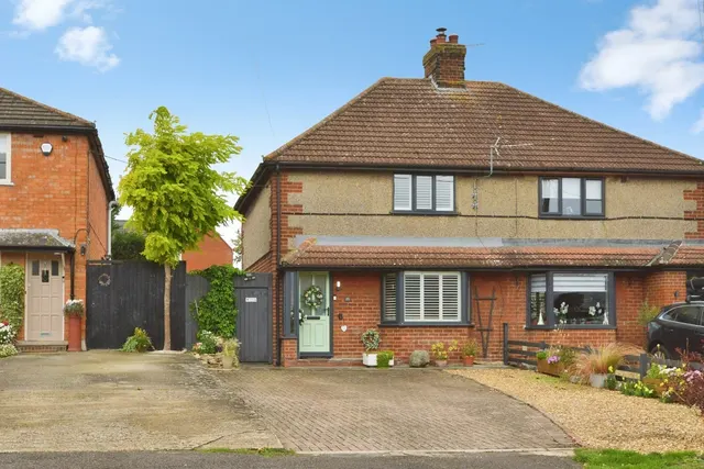 Bridge Road, Cosgrove, MK19, photo 1