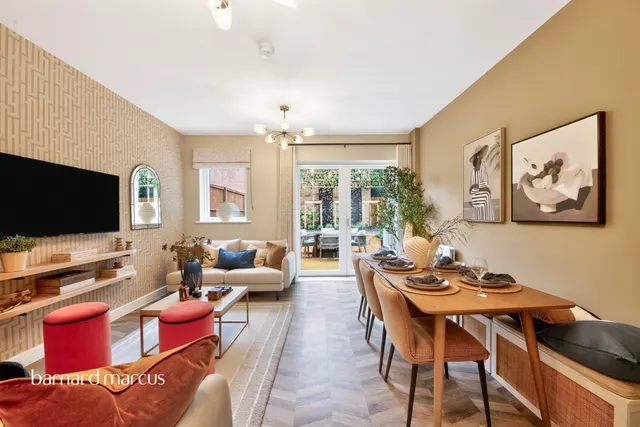 High Road, Finchley, N12, photo 1