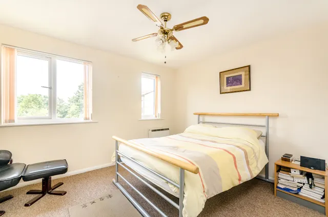 Photo 3 — 13 Donne House, 4 Samuel Close, London