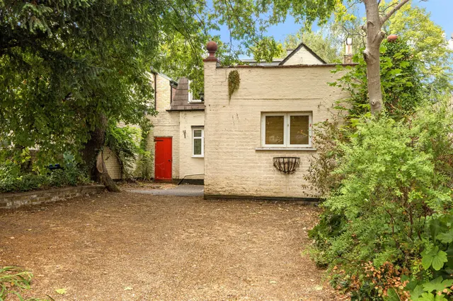 Photo 3 — 73a Castelnau, London