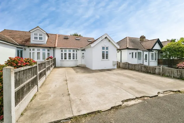 Belmont Road, Hornchurch, RM12, photo 1