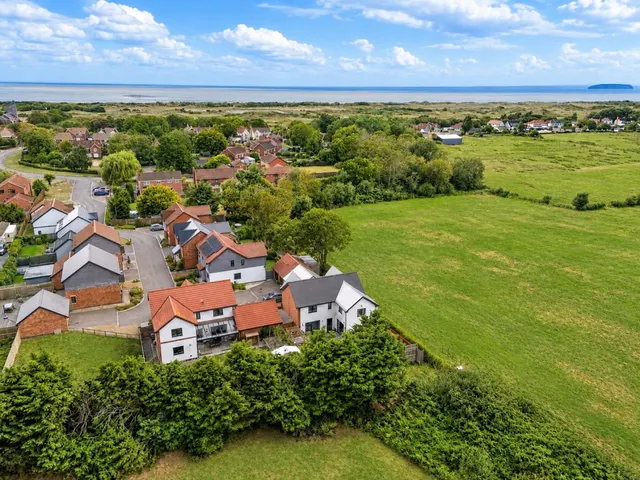 New Manor Court, Berrow, TA8, photo 2