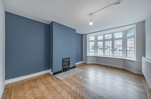 Gateways, Surbiton, KT6, photo 1