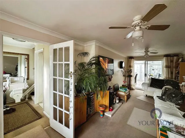 Photo 2 — Great Cliffe Road, Eastbourne, East Sussex, BN23