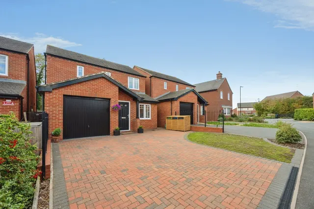 Sandringham Avenue, Stratford-upon-Avon, CV37, photo 2